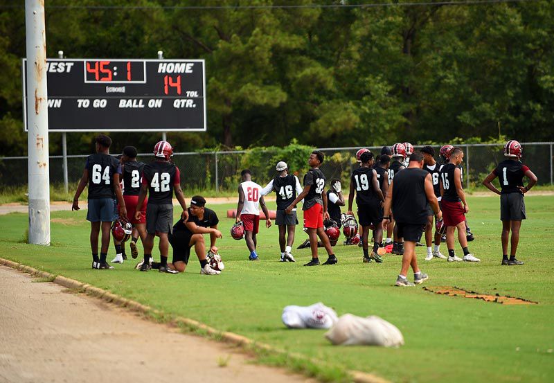 Dothan High Wolves begin football practice